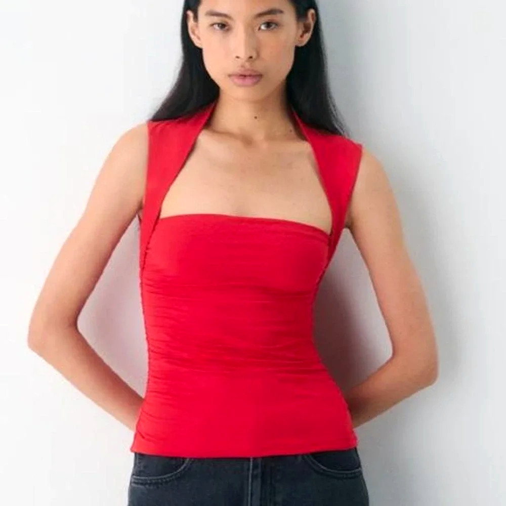 Aritzia Women`s $58 Original Contour Flourish Top in Flashing Red size M