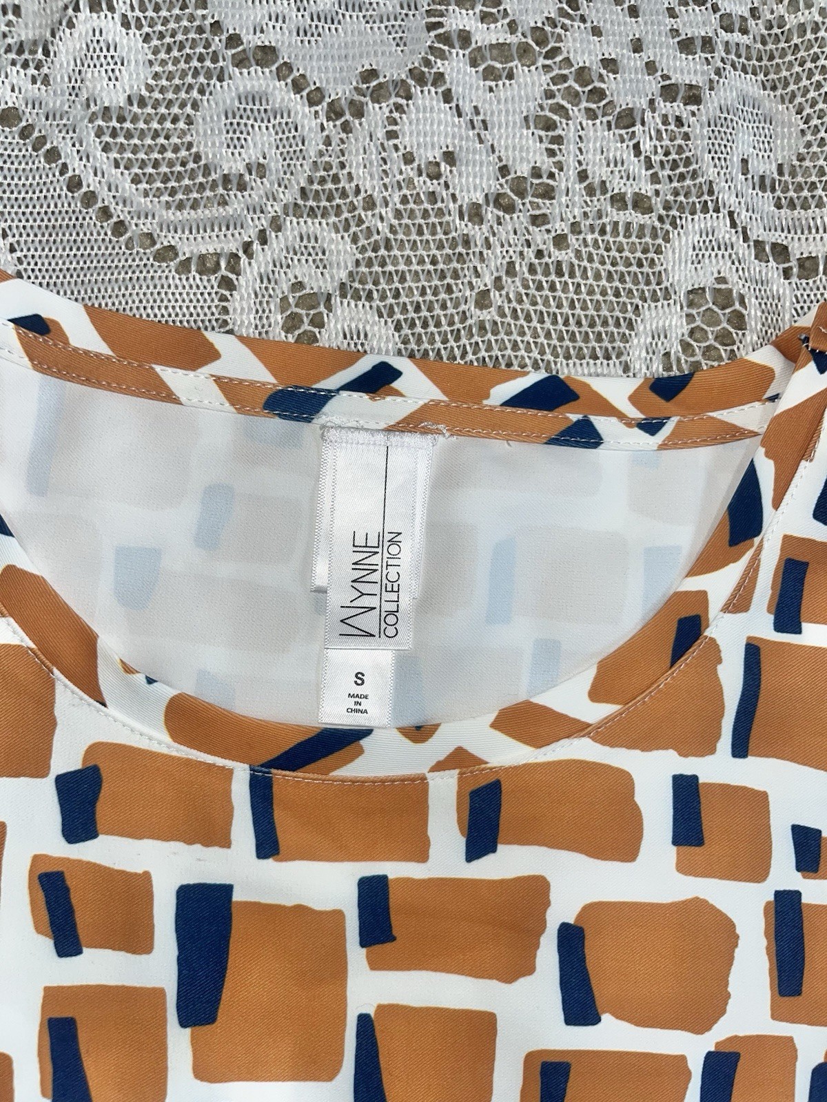 Wynne Layers Abstract Print Sleeveless Blouse Shirt Orange Blue Medium office