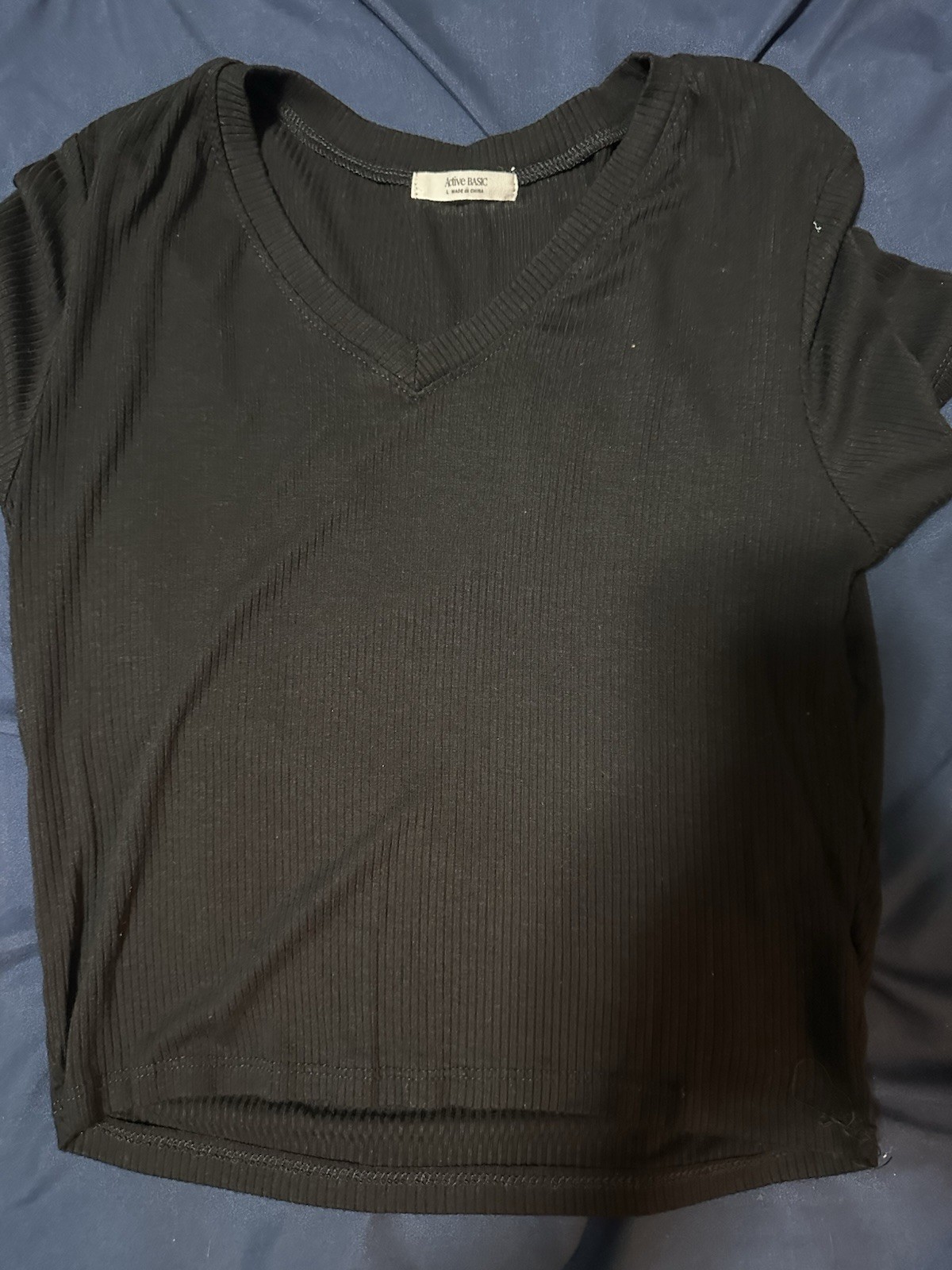 Active BASIC Women’s Black Solid Ribbed Knit V-Neck Cropped Short Sleeve Tee L