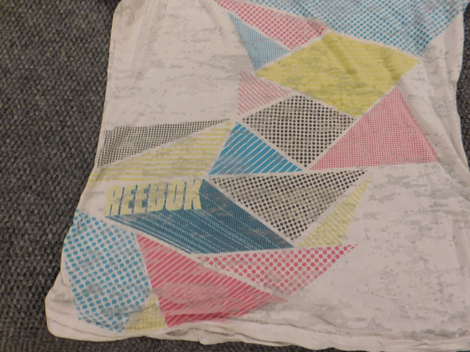 Reebok Womens Shirt Extra Large White graphic colorful block patter