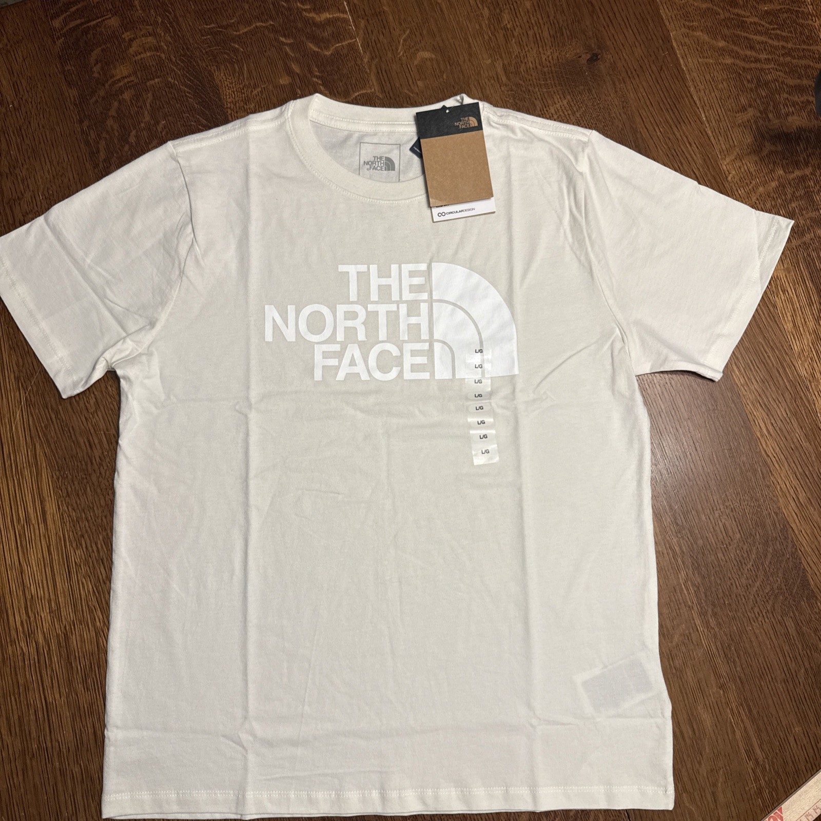 NWT The North Face Standard Fit Evolution Tee Shirt Womens White Dune LARGE Crew