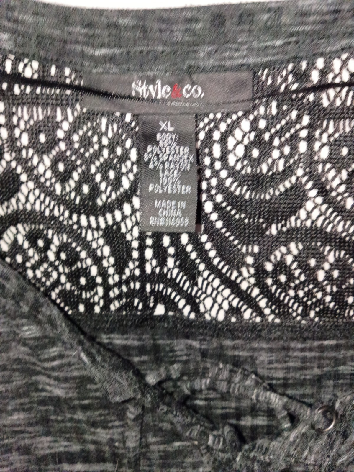 Style & Co. Women’s XL Gray/Black Knit Scoop Neck Lace Yoke Pullover Top