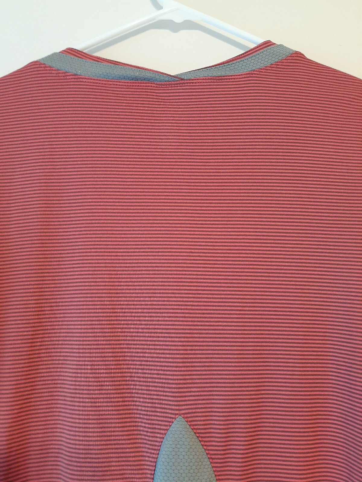 Isis Womens Athletic Cycling Striped Shirt Top Coral Gray Brown Key Pocket Sale