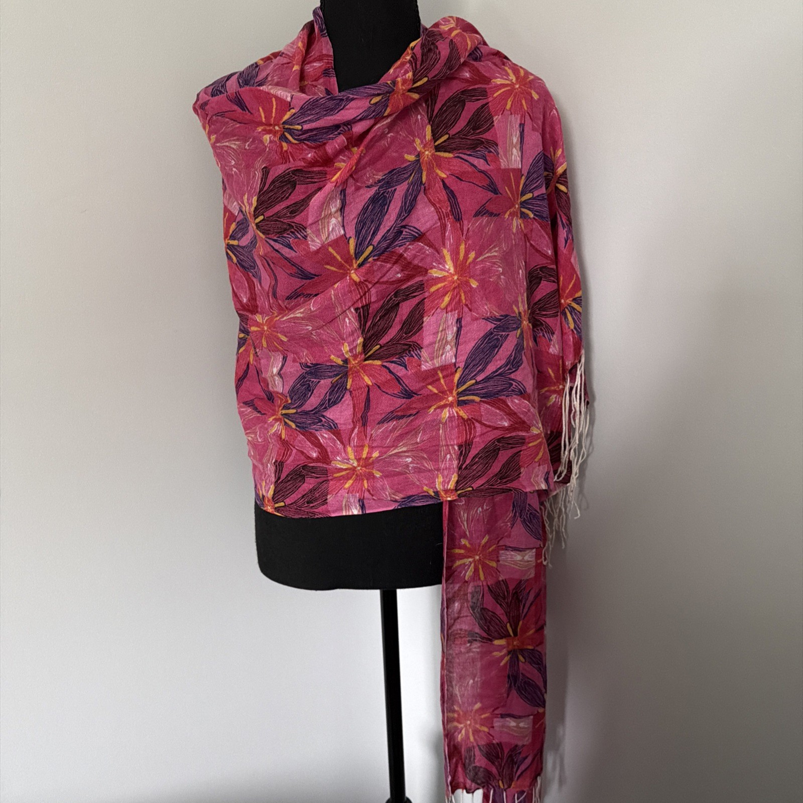 Lilly Pulitzer Lux Floral Silk &Cashmere 74″L Scarf Shawl Pink &Fringe