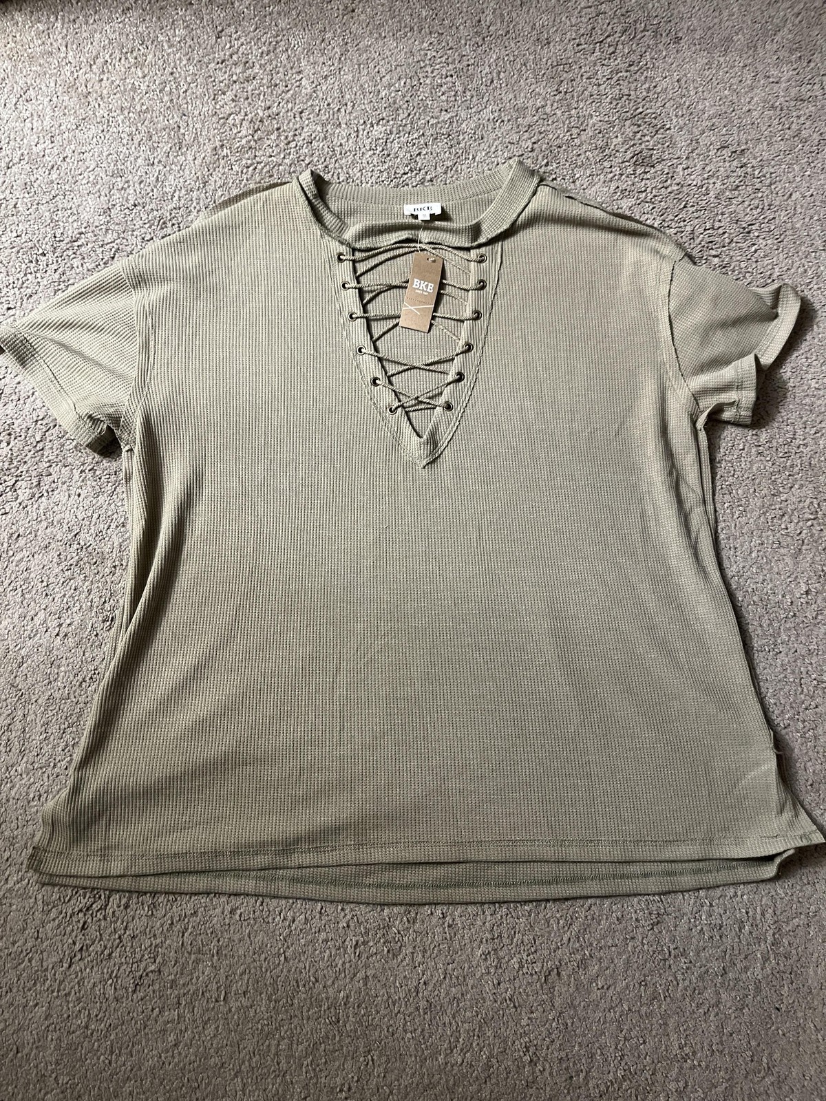BKE Shirt Womens Medium Green V Neck Lace Up Short Sleeve Thermal Knit Top