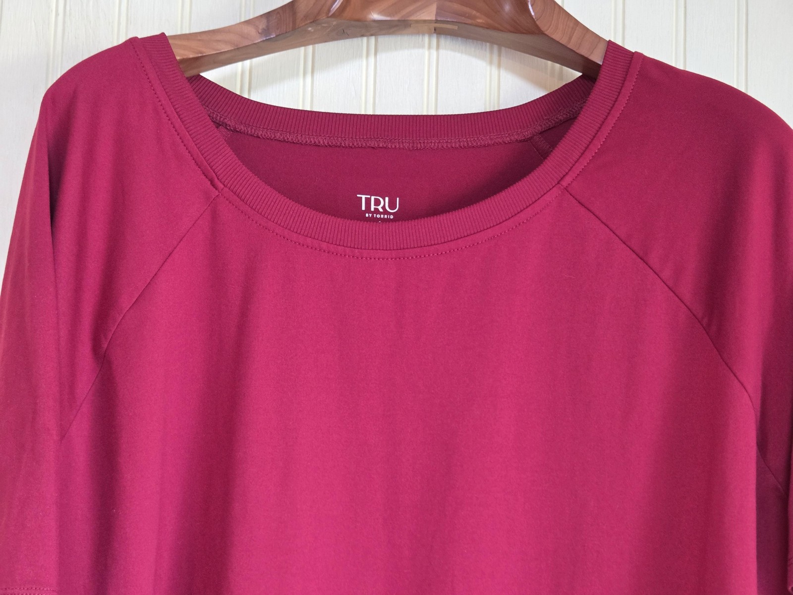 Tru By Torrid Shirt Womens 1X Burgundy Raglan Short Sleeve Stretch Plus