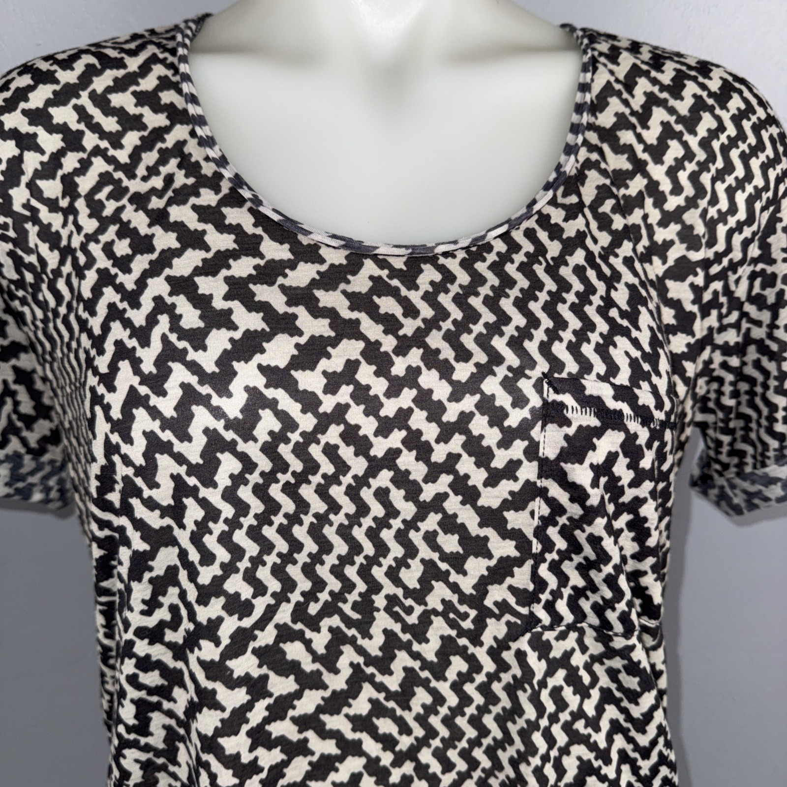 Rag & Bone Black Print Pocket Tee Women’s M Raw Edge Roll Tab Short Sleeve