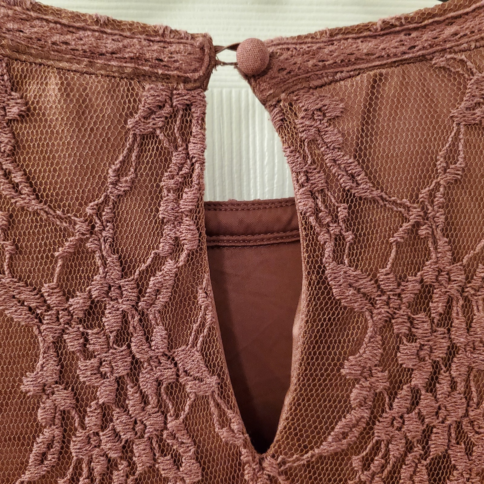 Torrid sz 4 mauve pullover lace top flowy boho romantic feminine victorian