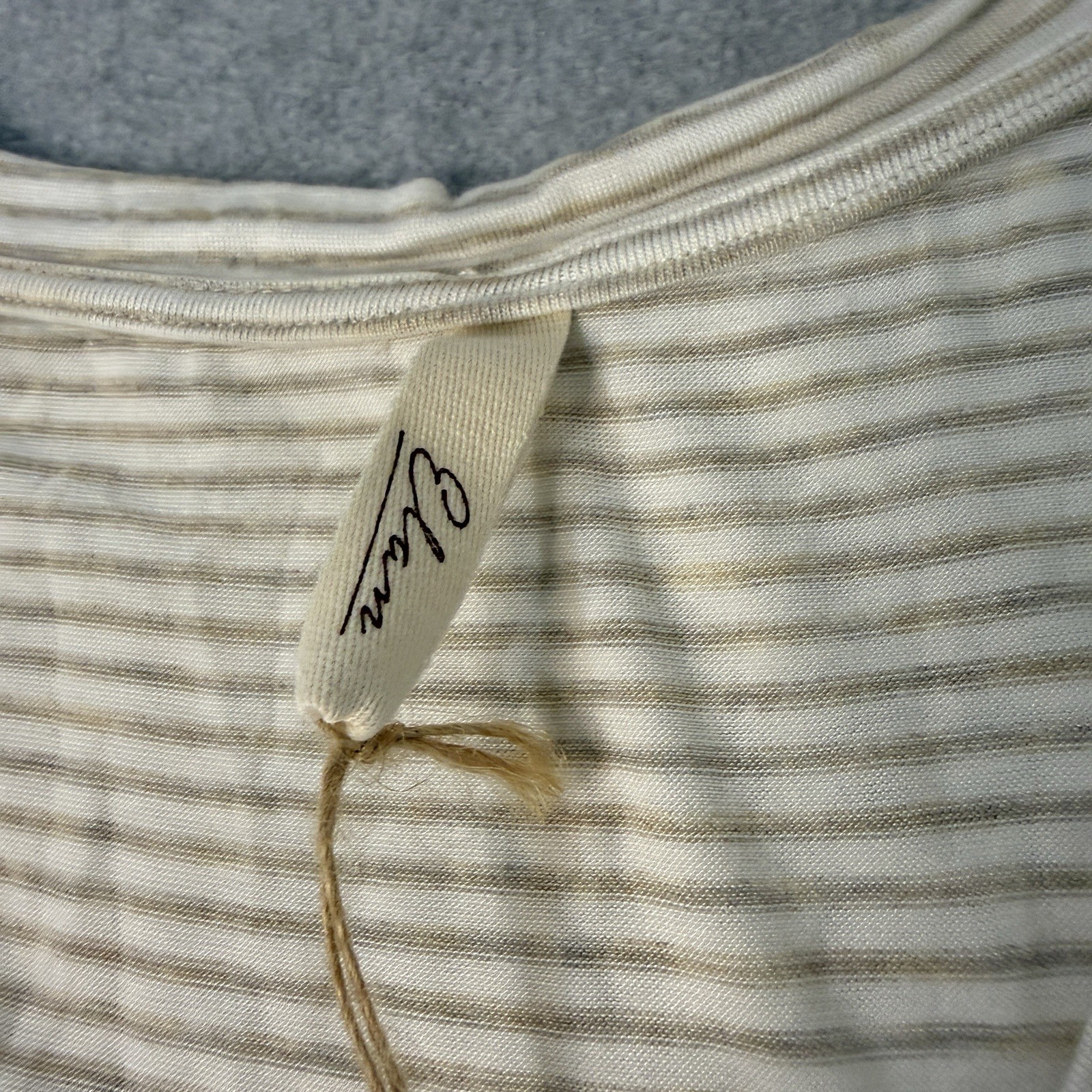 NWT Elan Medium Striped Tunic Top Beige Ivory Sharkbite Hem Boho Rayon Stretch