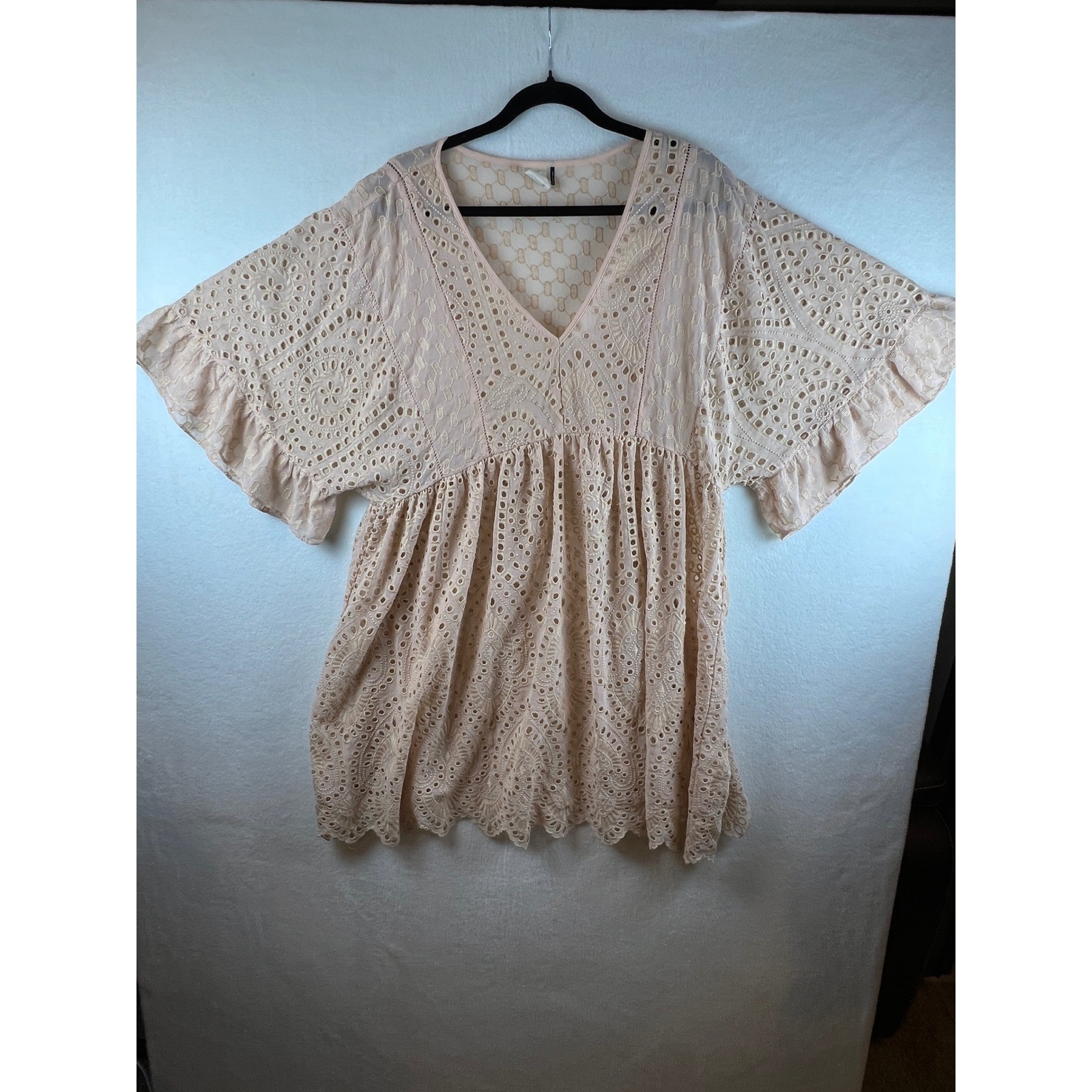 Akemi + Kin Anthropologie Pink Eyelet Babydoll Tunic Top Ruffle Sleeve Size 14