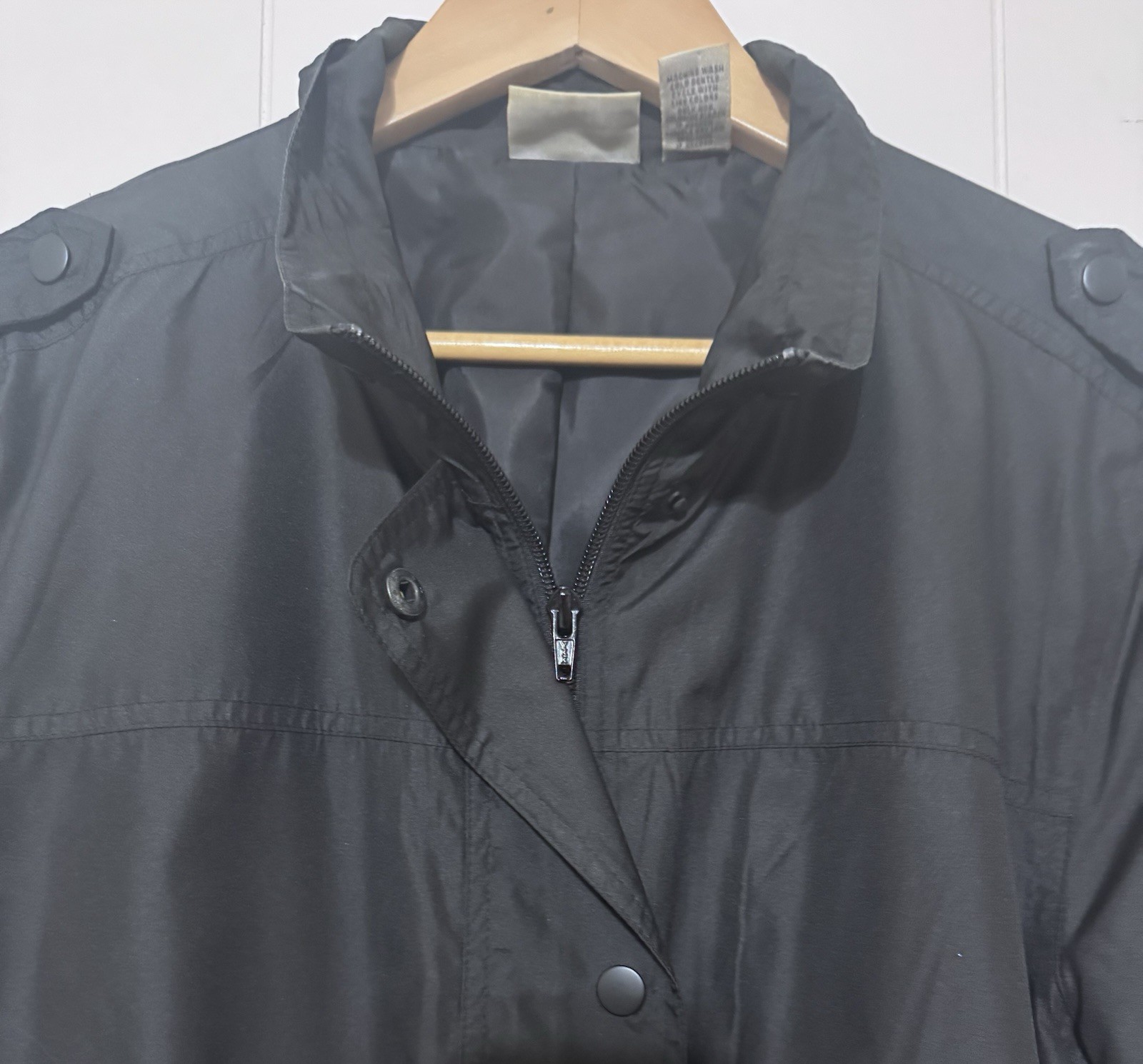 Chicos Black Windbreaker Jacket Size 3 Short Sleeve Zip Snap Lightweight XL