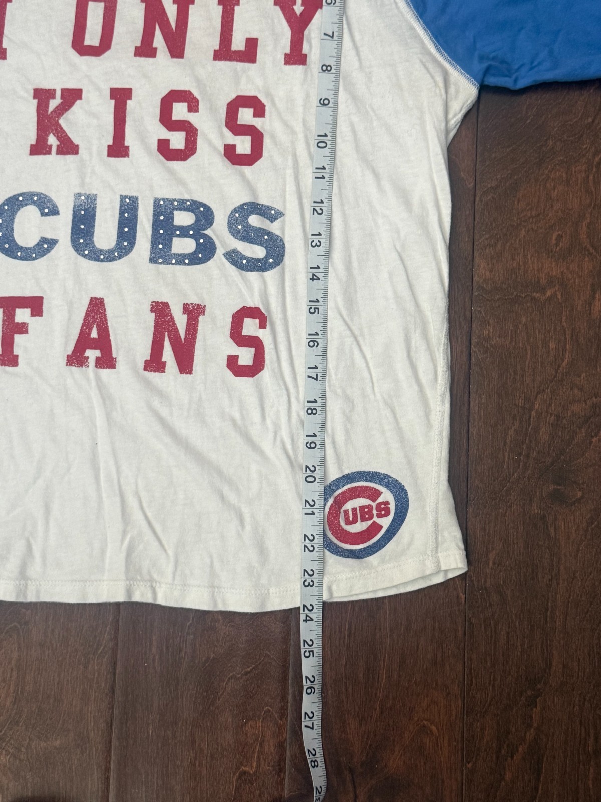 PINK Victoria Secret Chicago Cubs MLB Large Raglan Tee I Only Kiss Fans Top