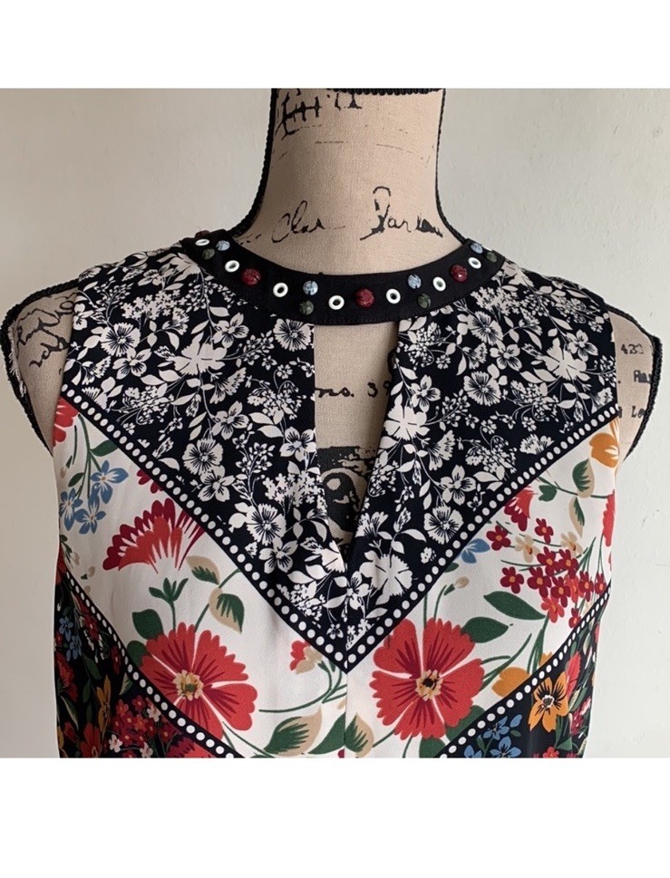 Laundry By Shelli Segal Floral Beaded Cut Out Sleeveless Blouse Size Small NWT