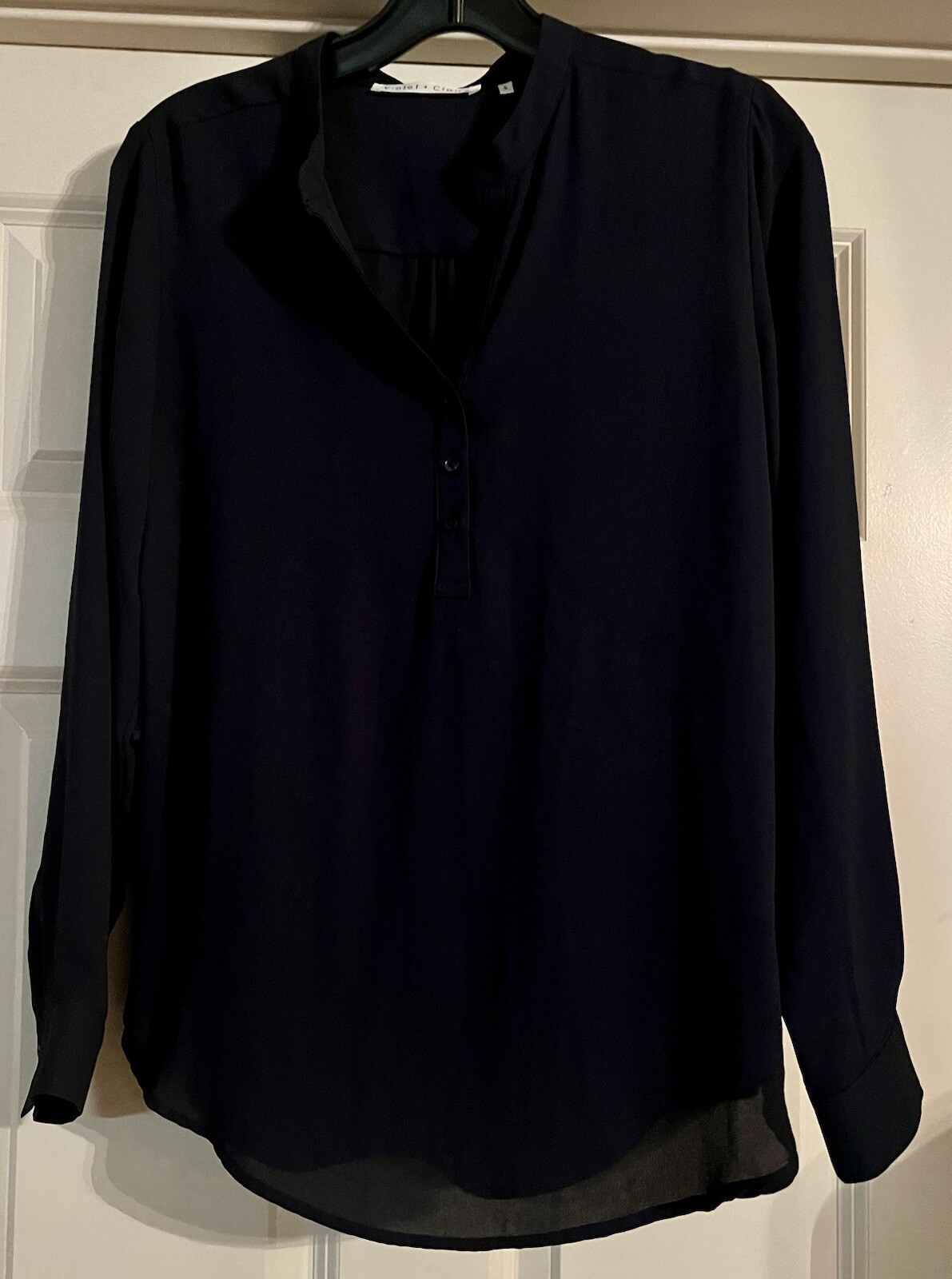 Violet + Claire Old Money Quiet Luxury Career Minimalist Button Up Size S