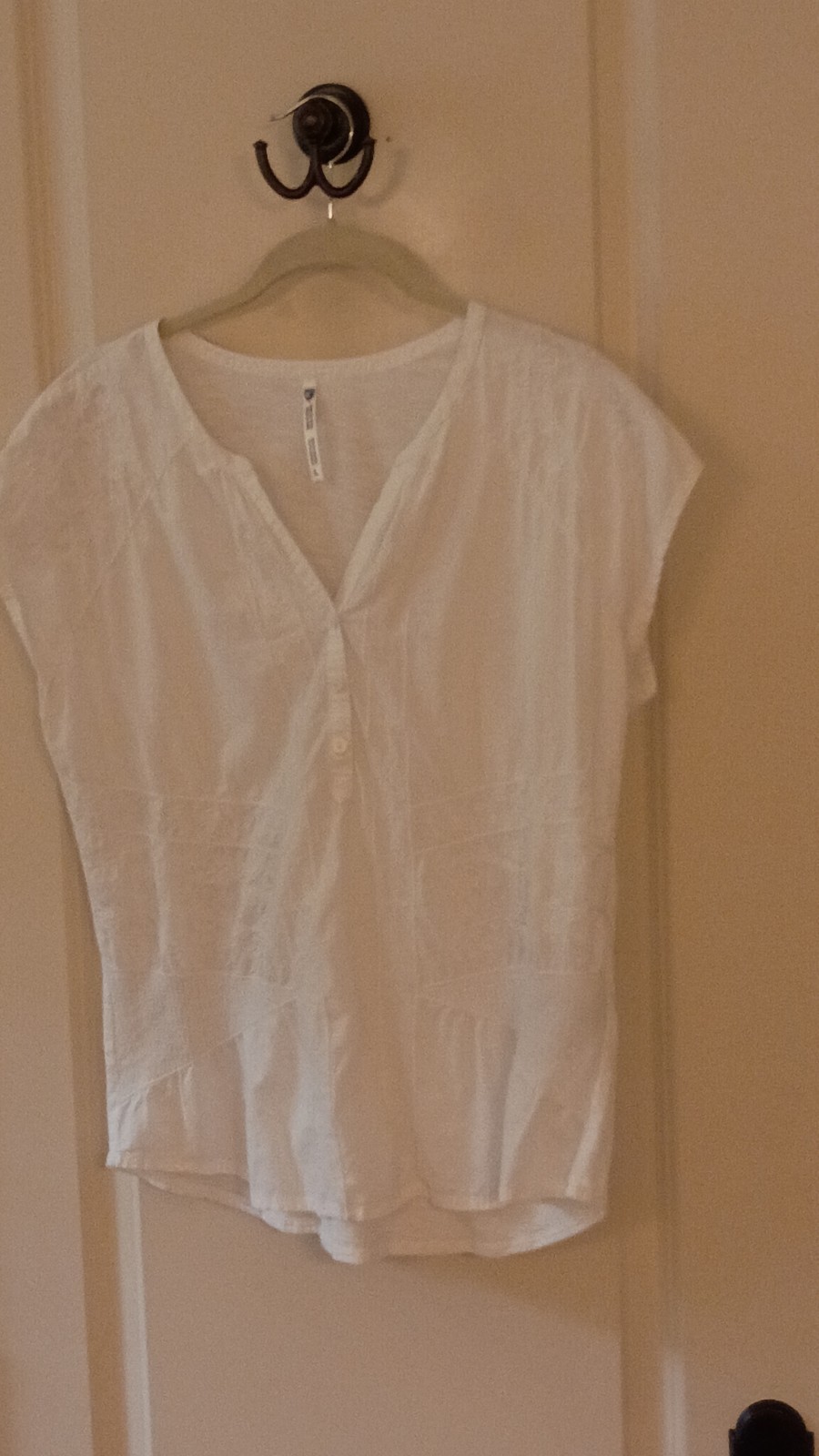 Kuhl Women’s White V-Neck Woven Cotton Short Sleeve Button Blouse L