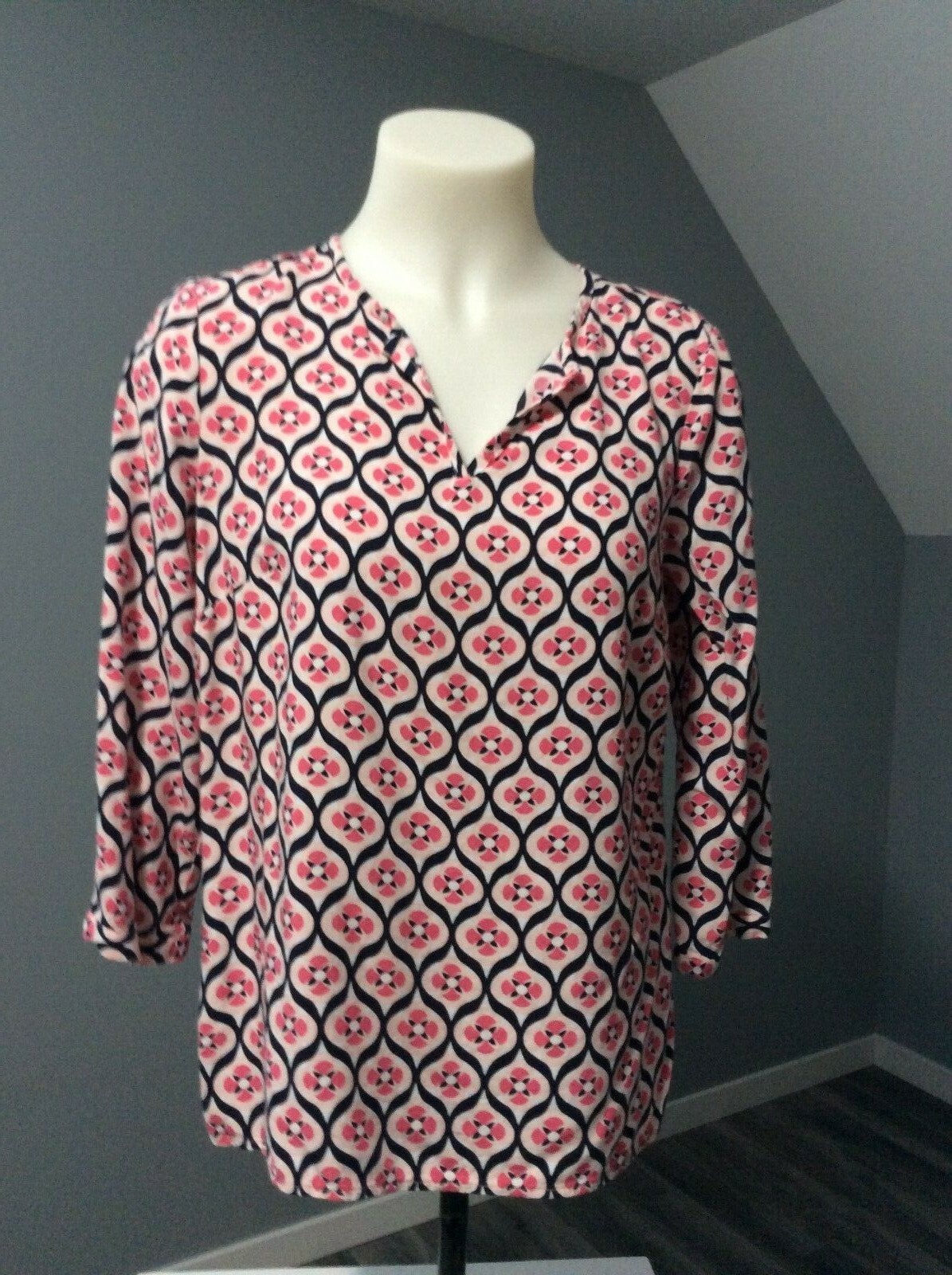 Talbots ladies size small scoop neck with slight V stretch career pullover top