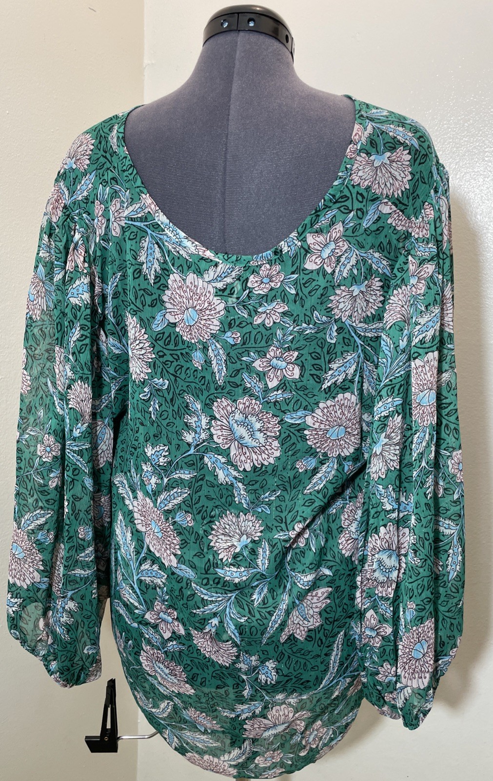 TORRID Women Plus Size 3X Green Floral Metallic V Neck Long Sleeve Blouse