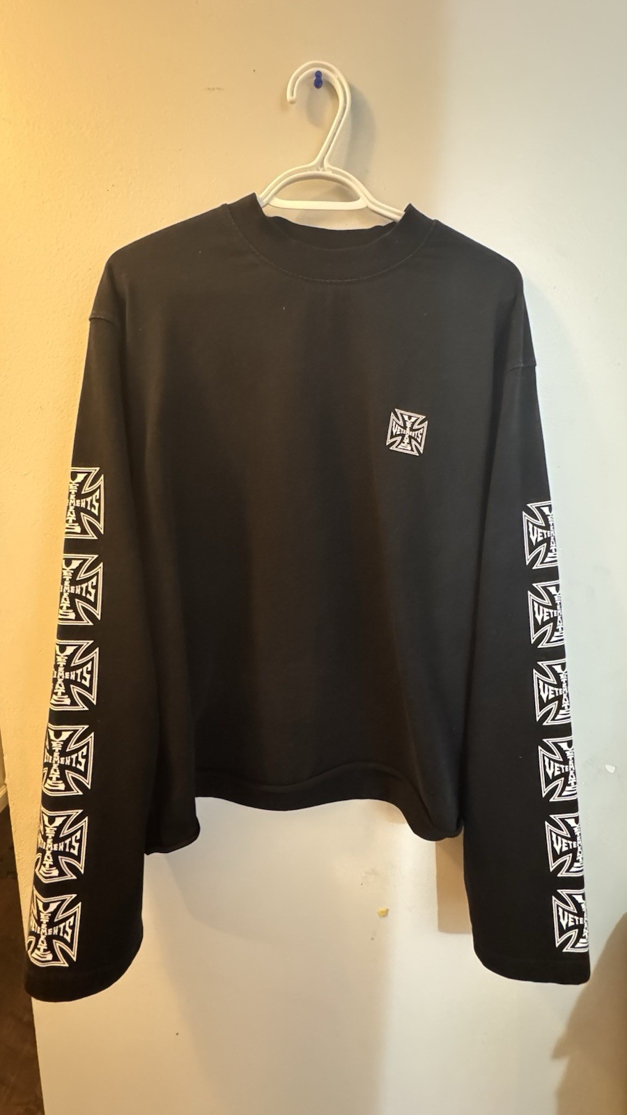 Vetements Biker Longsleeve size M cropped waist Brand New without box