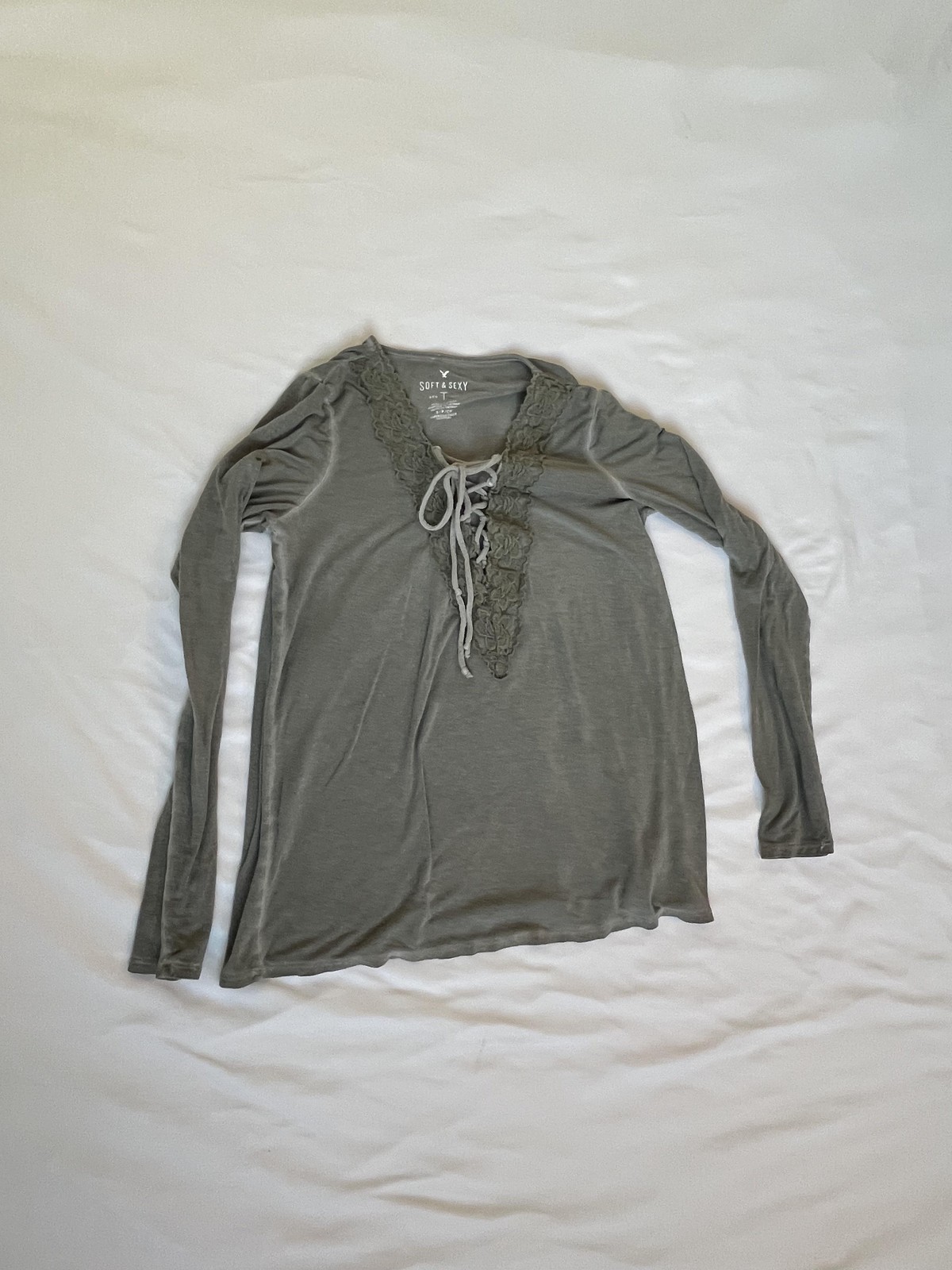 American Eagle Soft & Sexy Shirt Womens Small Gray Lace Up V Neck Tee Top