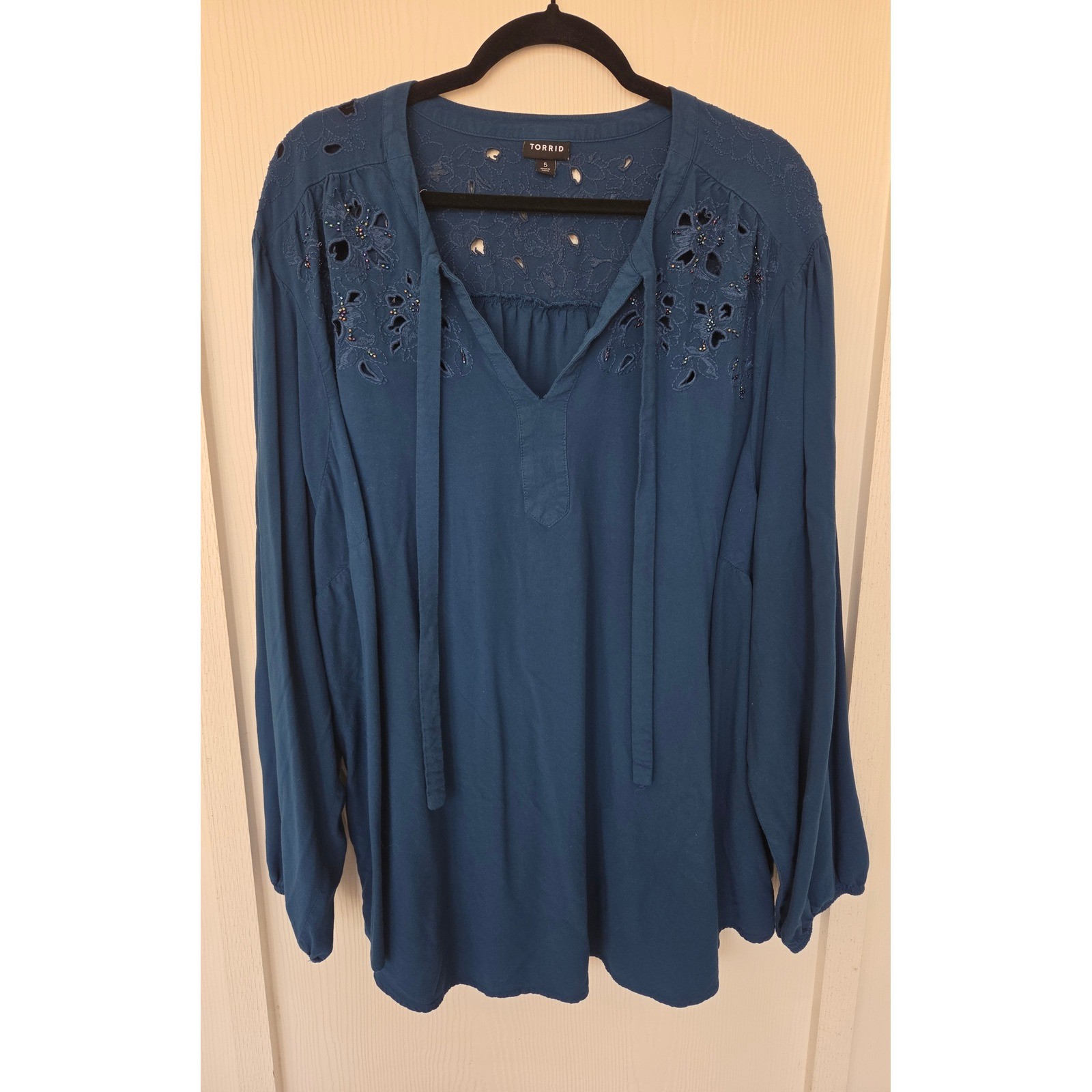 Torrid Embroidered Eyelet Blouse Blue Sz 5X Boho Vacation Festival Travel Office