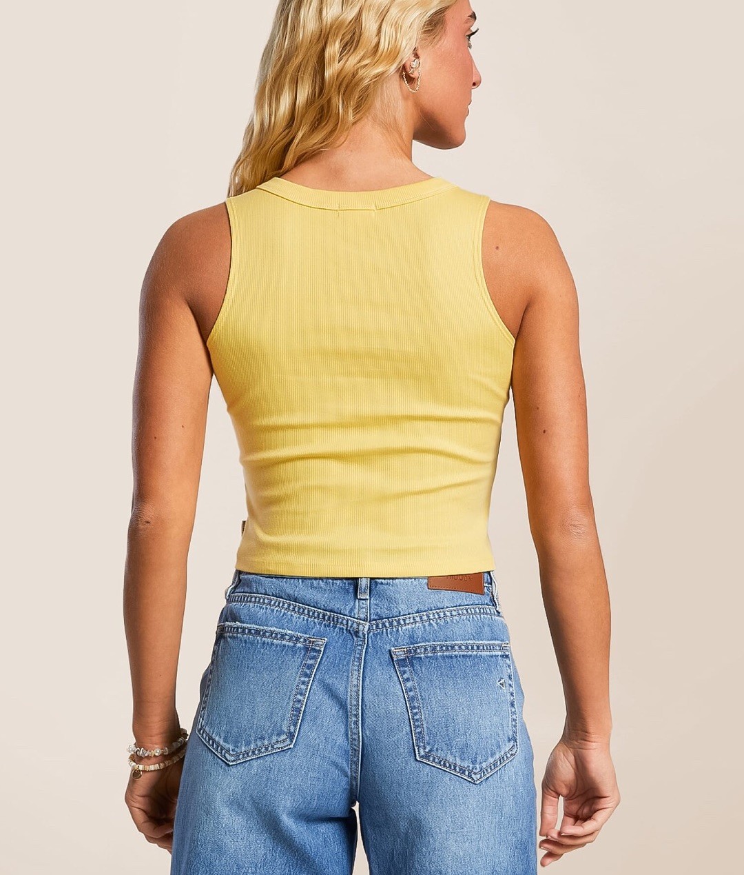 $30 Billabong Women’s Fun Times Knit Crop Tank Top In Yellow Size M