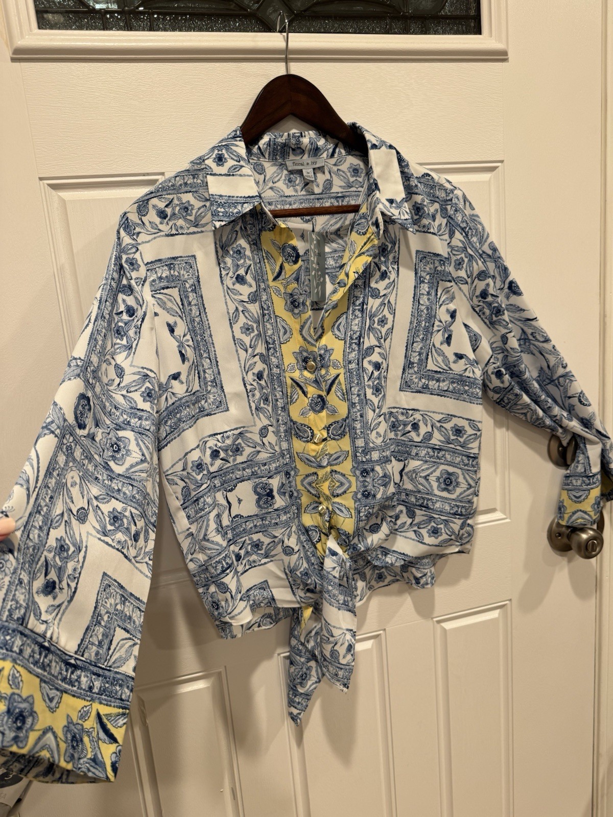 Floral & Ivy Women’s Blue/White/Yellow Floral Collared Button Tie Blouse M