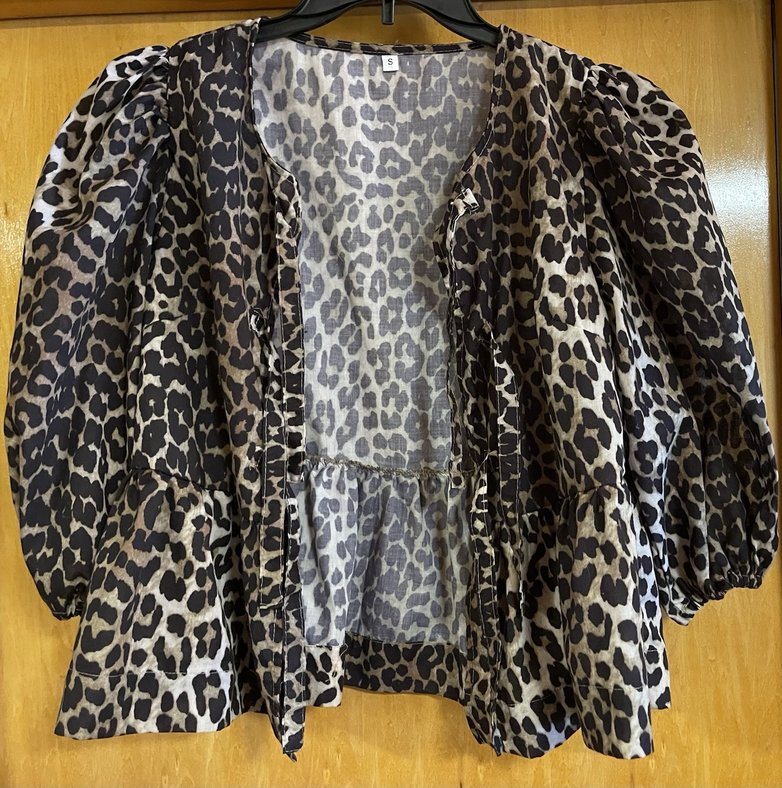 Leopard Cheetah Animal Print, S, Lightweight Top 3 Ties Front, Full Sleeves NWOT