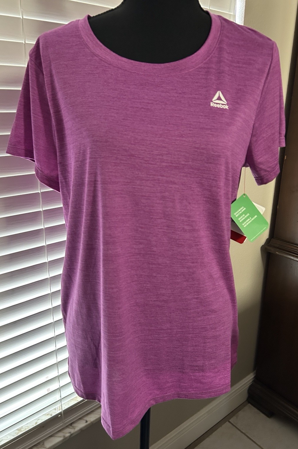 Reebok Women’s Fuchsia Round Neck T-Shirt Blouse Size Large Slim New With Tags