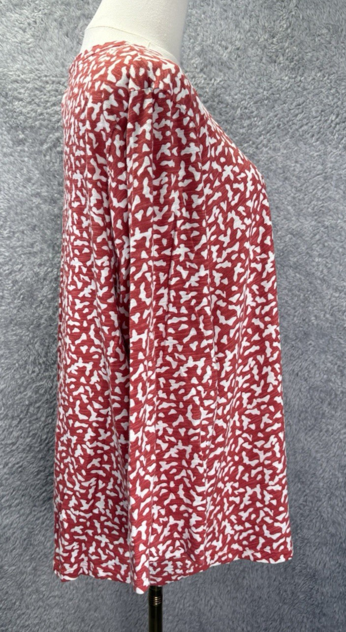 Chicos Dots V-Neck Top Womens Sz 4 XXL Coral White Slub Knit 3/4 Sleeve Career