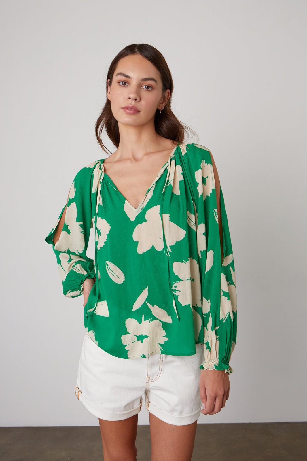 VELVET By Graham Spencer Vikki Caicos Print Cold Shoulder Blouse Green S $189 E1