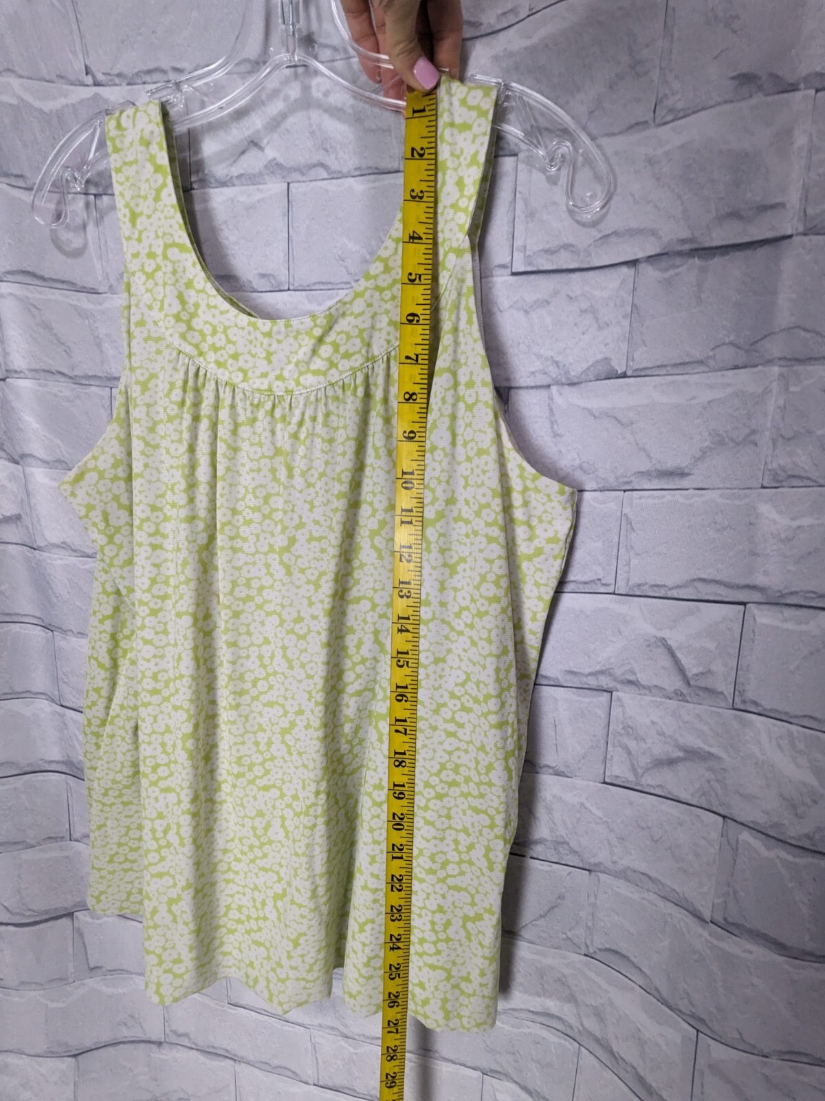 Women’s Green And White Floral Flowing Tank Top Blouse Silky Stretchy Fabric