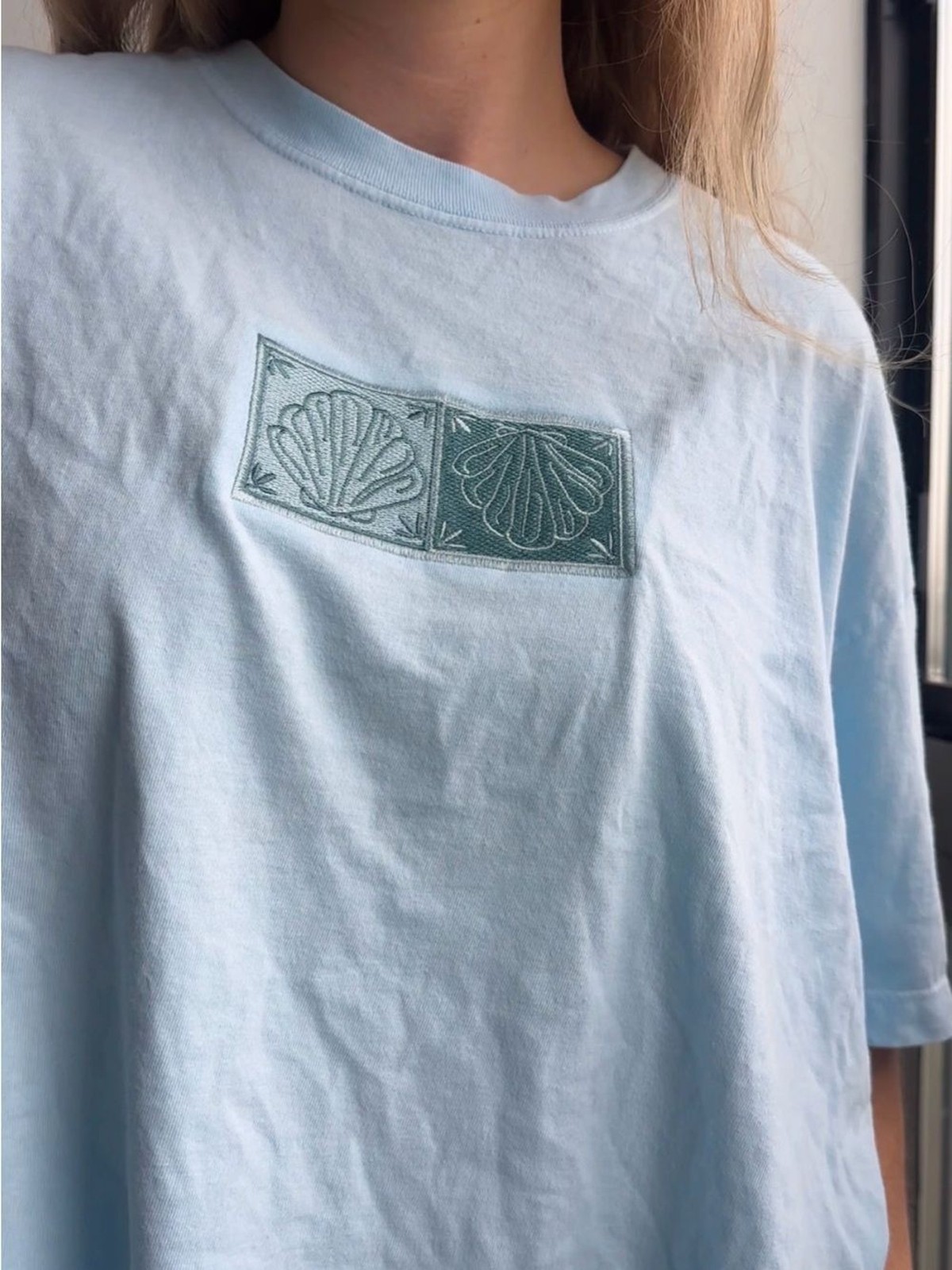 NWT 100% Cotton Light Blue Shell Graphic Crewneck Boxy T-Shirt