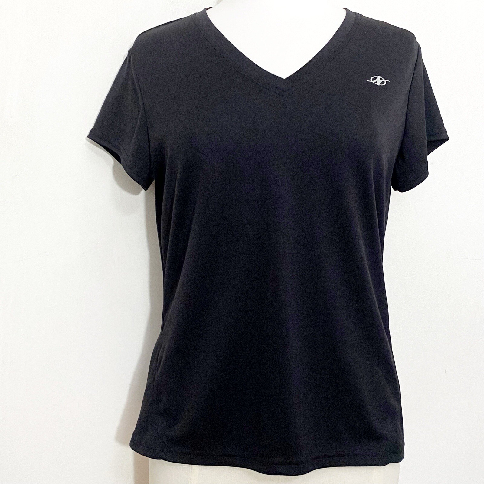 NORDICTRACK v-neck polyester tee shirt top gussets at hip line back pocket L