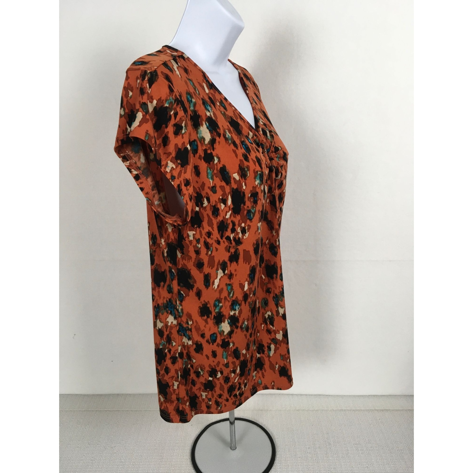 Cato Womens Keyhole Neck Blouse Size M Orange Black Spotted Pattern Short Sleeve