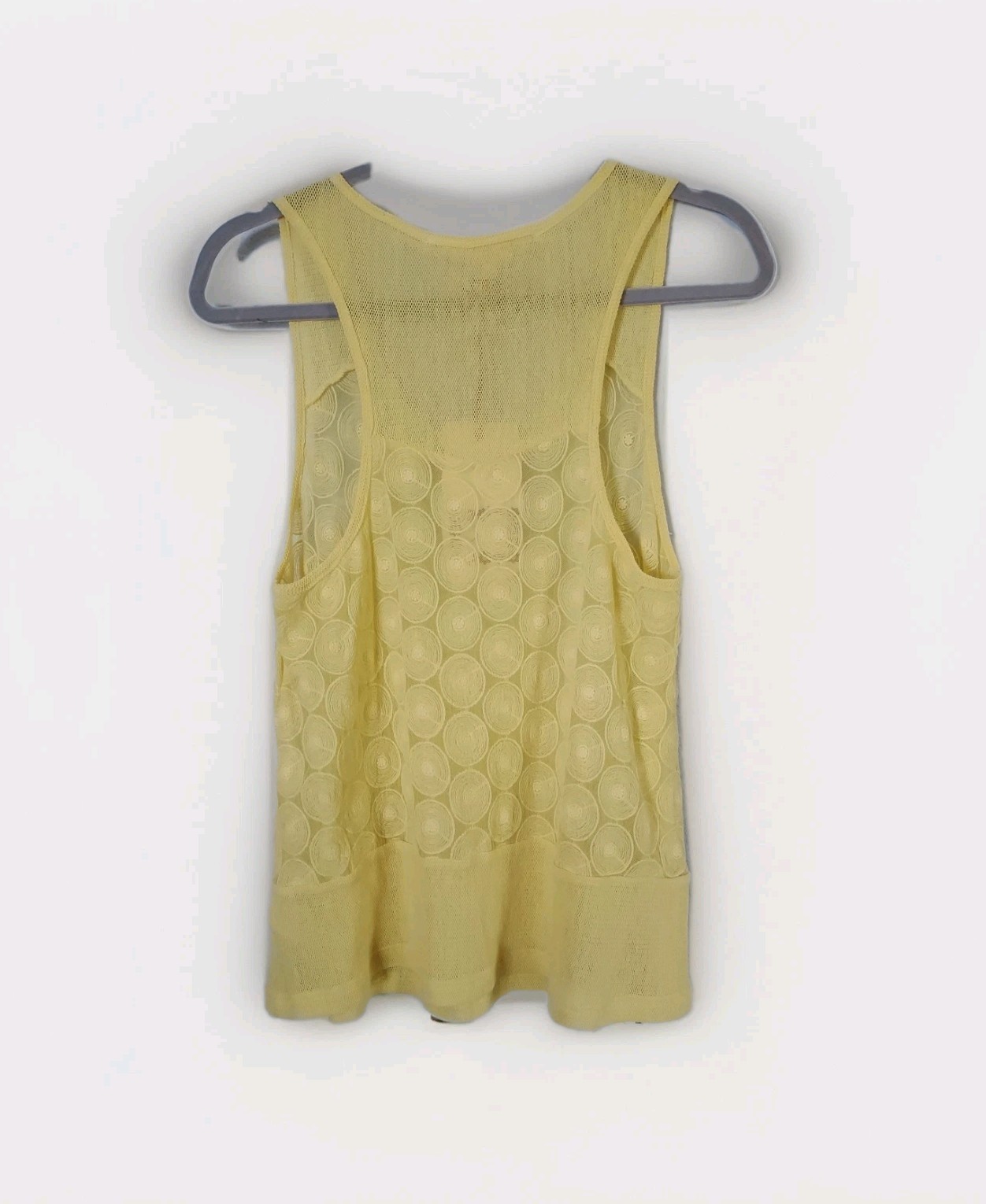 Chelsea & Violet Yellow Sleeveless Sheer Top Woman’s Large – Cotton/poly NEW