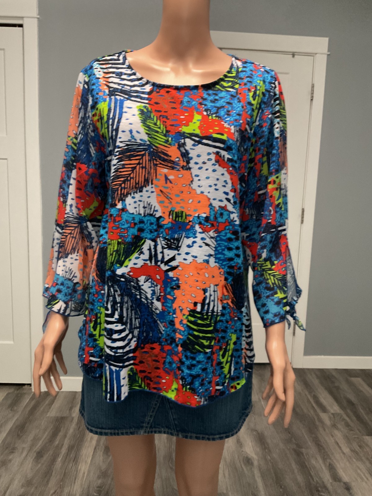 Multiples size L scoop neck semi sheer elbow length sleeves stretch top