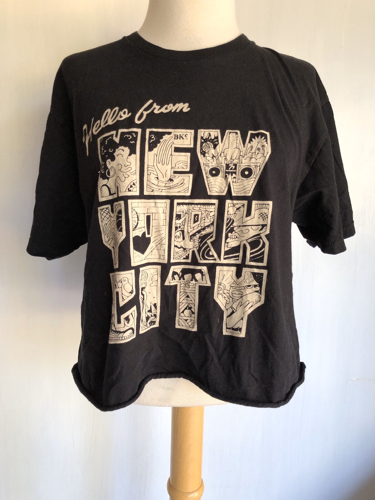 BROOKLYN CIRCUS x 30 DAYS IN LA RED BULL Hello From New York Shirt T-Shirt Large
