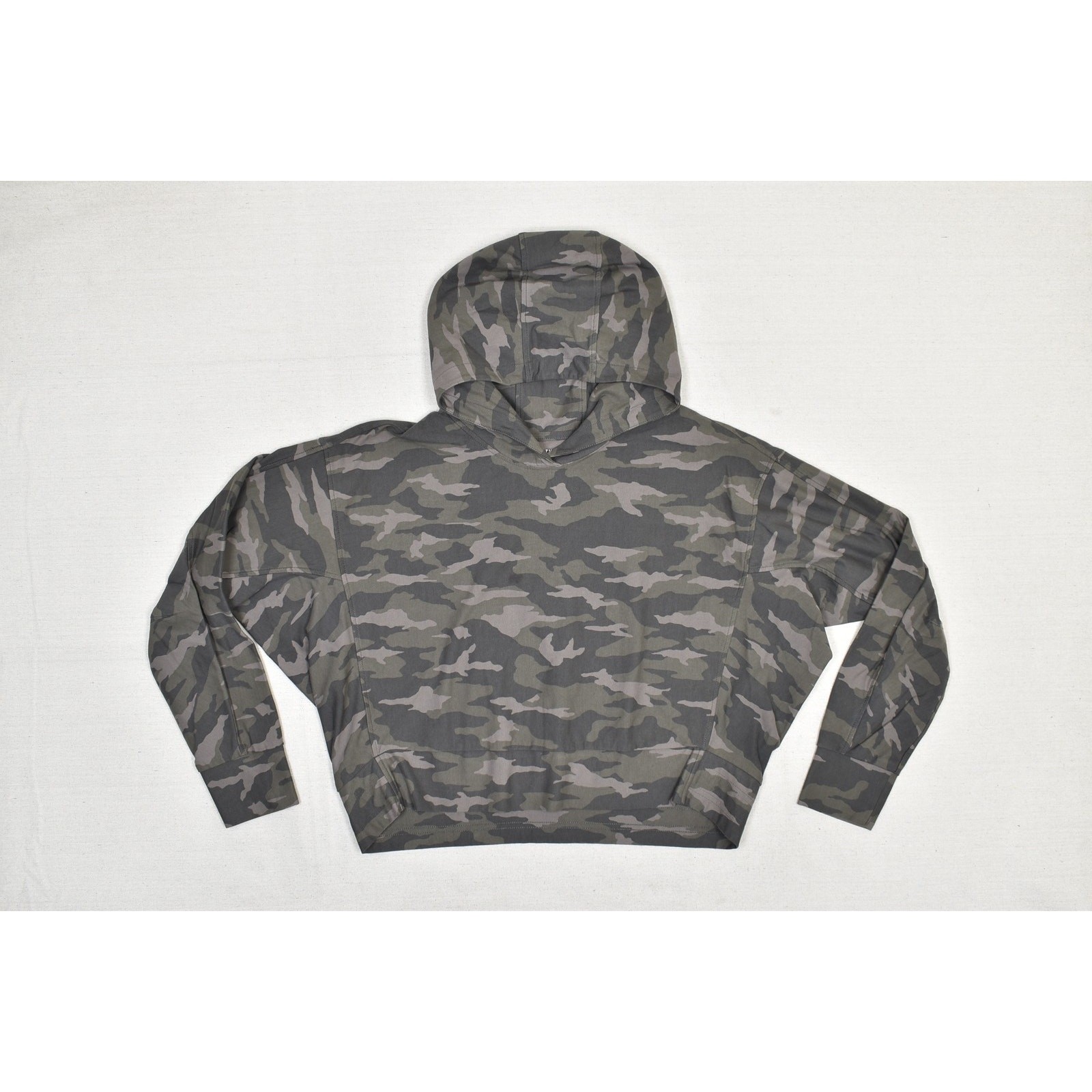 Athleta Hoodie Womens Large Cropped Pullover Stretch Kangaroo Pocket Camo