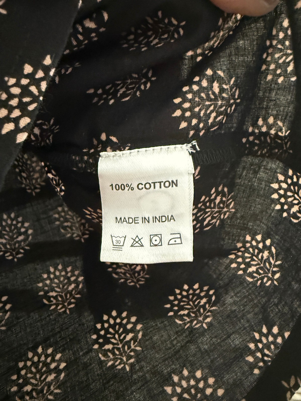 EUC Tuckernuck Marea Sophie Top Lightweight Blouse in Black Floral Pring, Medium