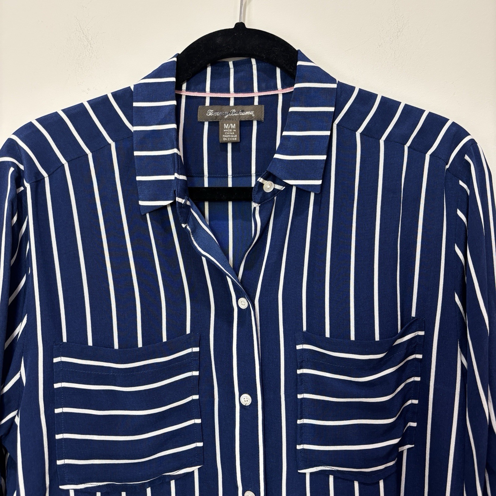 Tommy Bahama 100% Silk Striped Blouse Women M Navy Blue Coastal Quiet Luxury