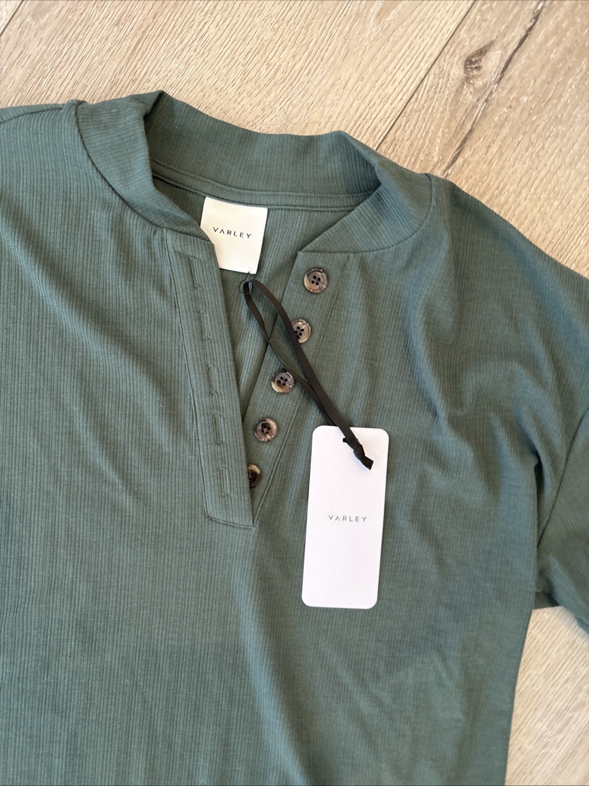 NWT Varley Kasey Mock Placket Rib Tee, Size S Green Color Ribbed Buttons