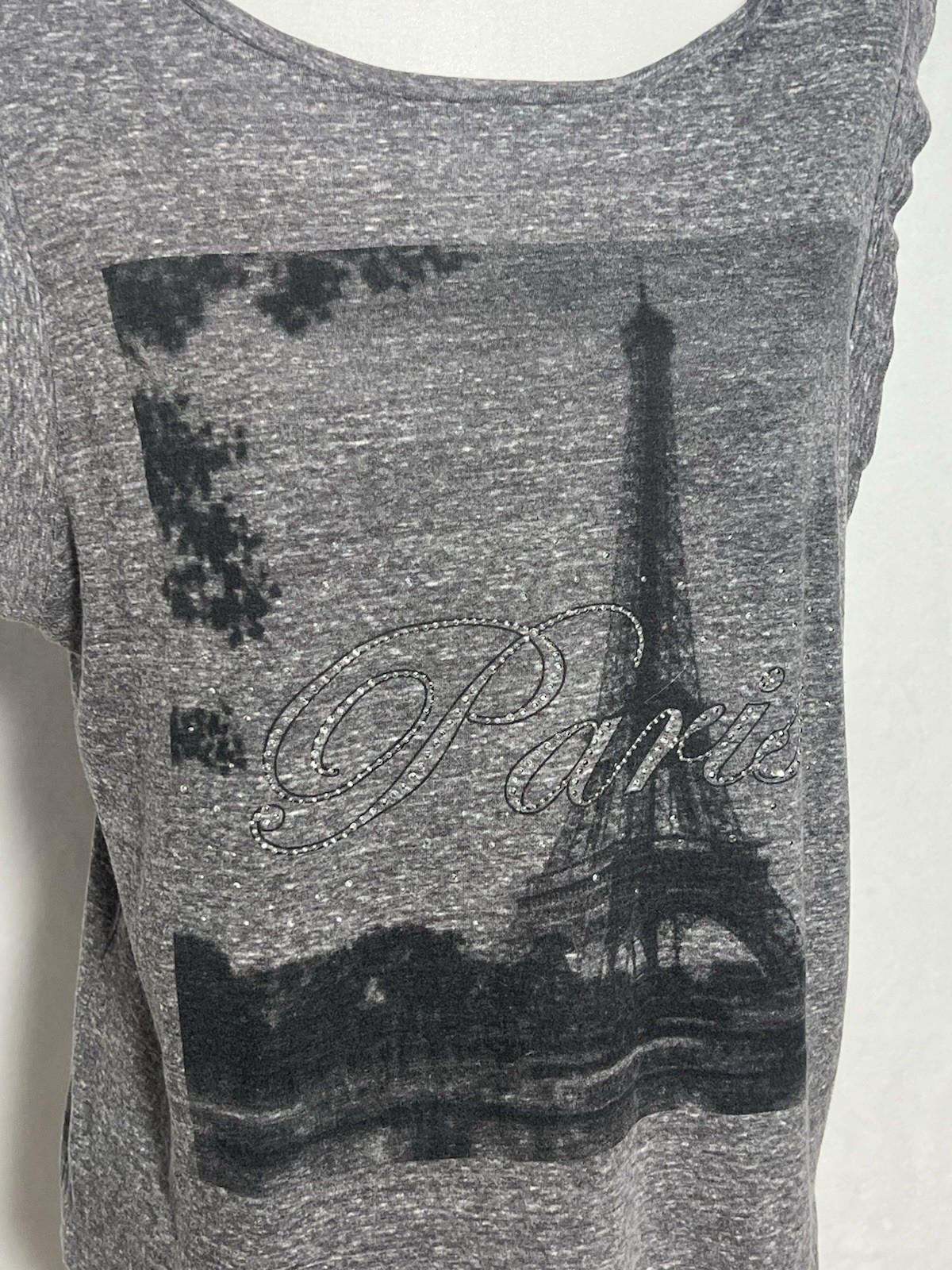 Lot of 2 Tank Muscle Tees Layers Gym Workout – White and Gray – size L Bundle