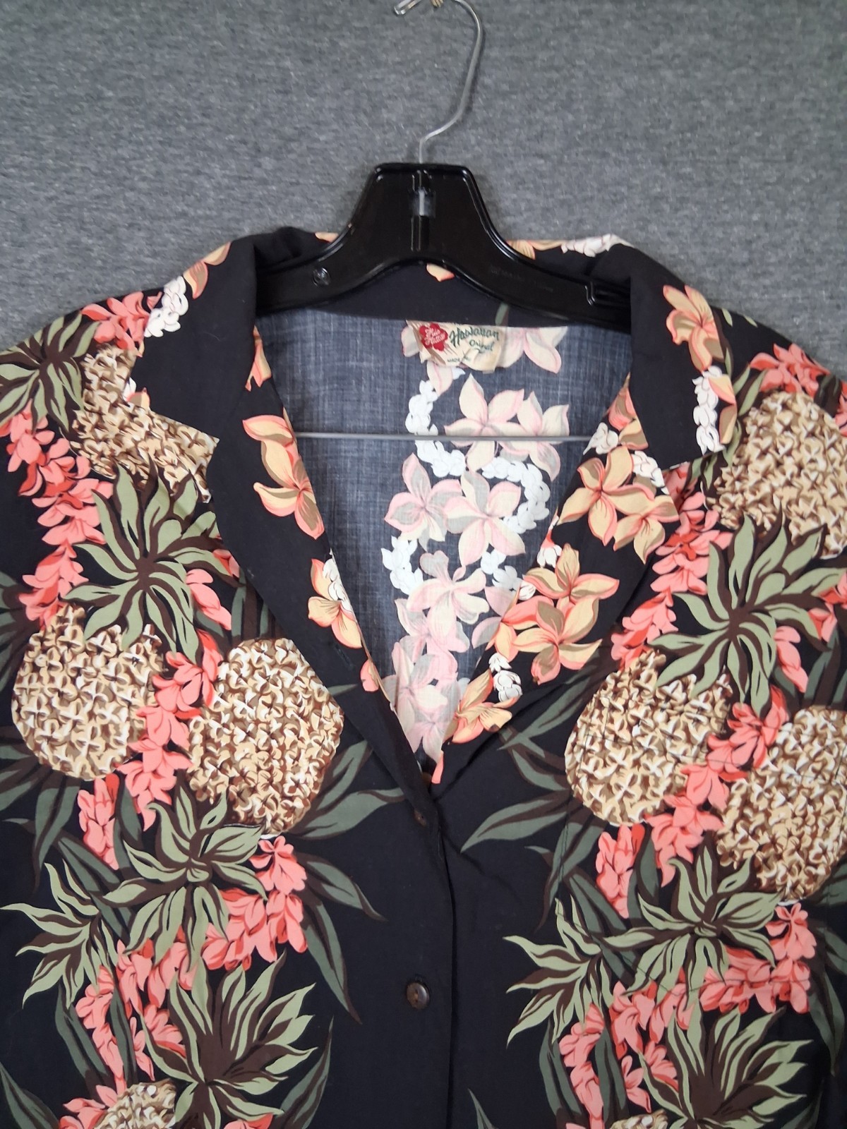 Hilo Hattie Womens Shirt L Black Tropical Pineapple Floral Rayon USA Made VTG
