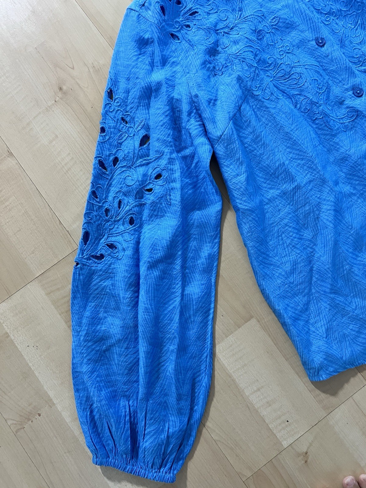 ⁠LOGO Lavish Blue Embroidered Eyelet Button Down Shirt Blouse Womens XS Boho⁠