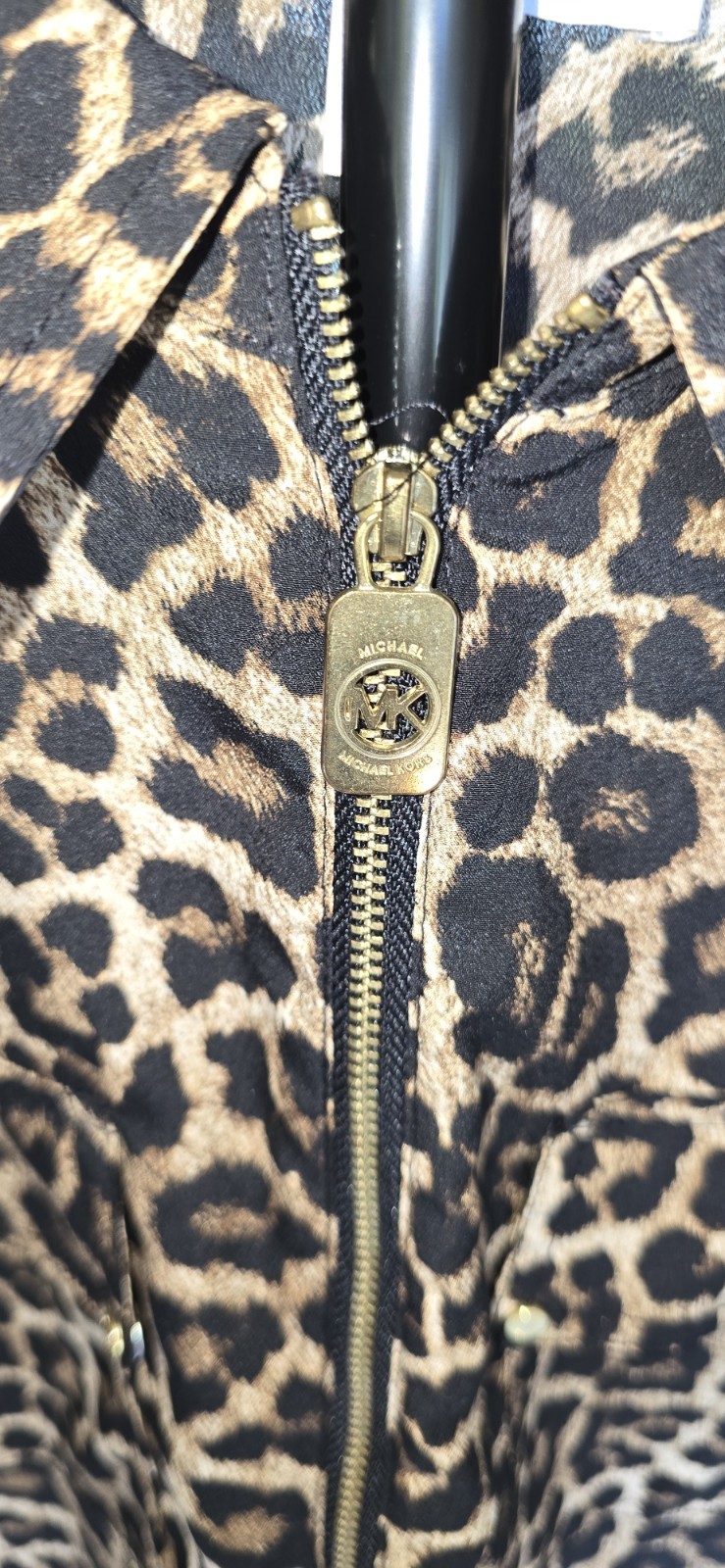 MICHAEL Michael Kors Women’s Leopard Print Dog Tag Zip-Front Utility Blouse