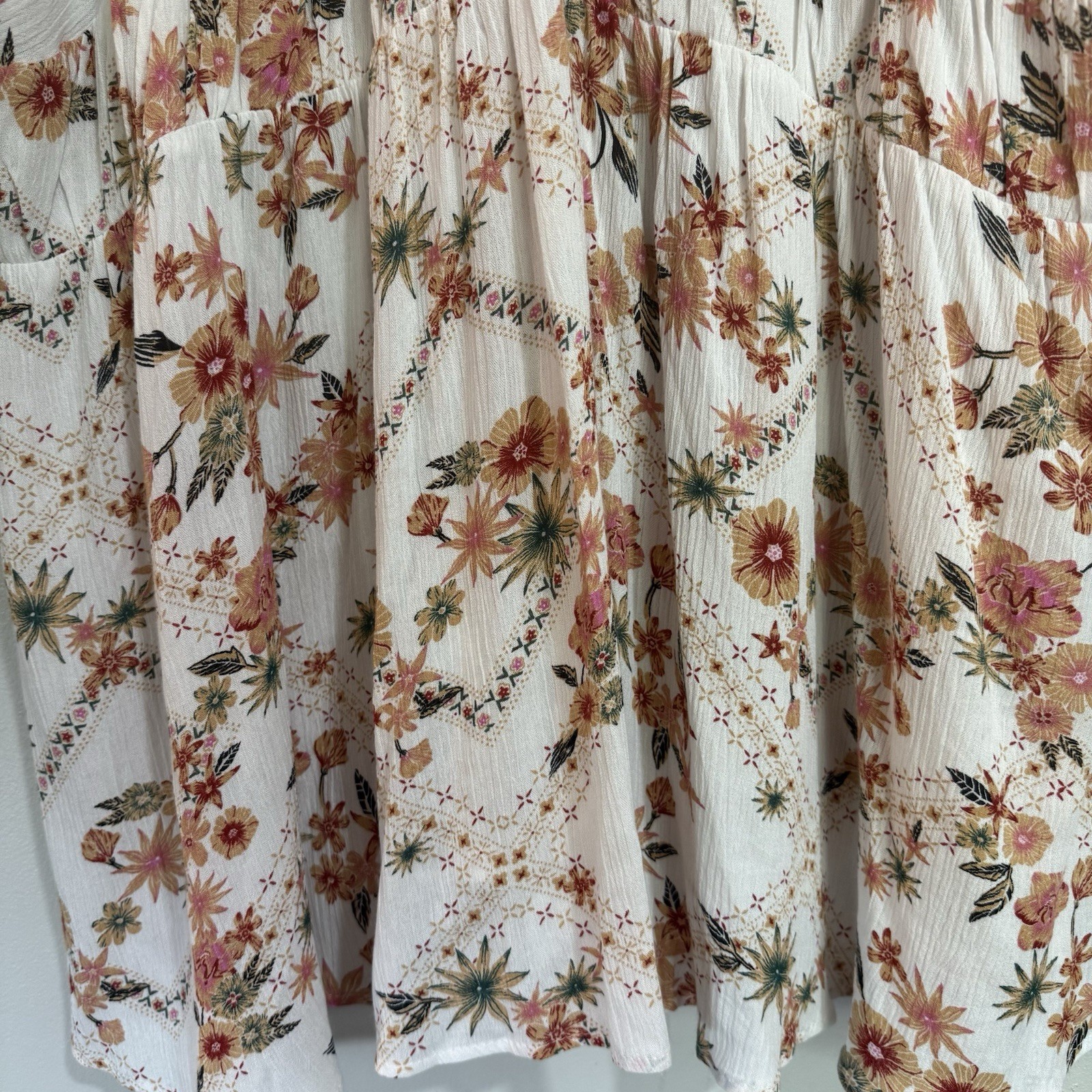 NWT Davi & Dani white muted floral aztec tie vneck babydoll gauze blouse size 3x