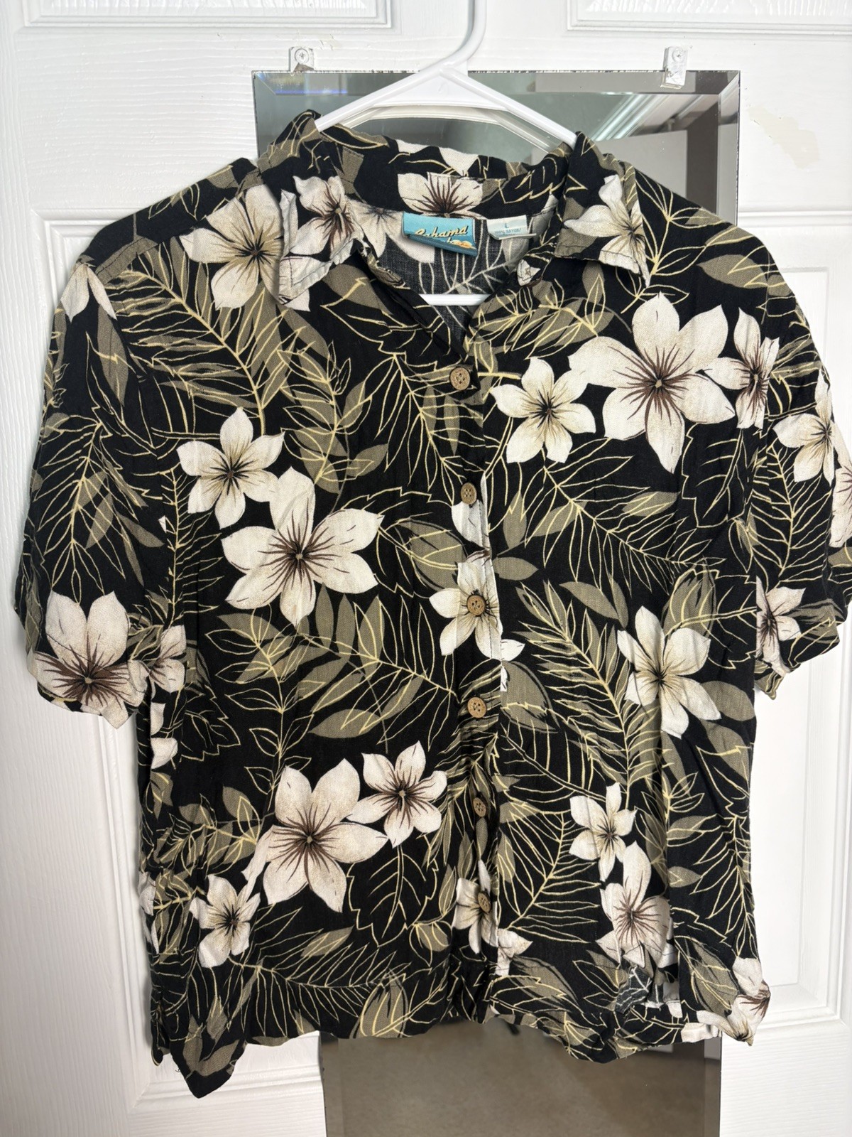 Women’s Bahama Beach Tropical Vacation Hawaiian Button Up Top Black Floral L