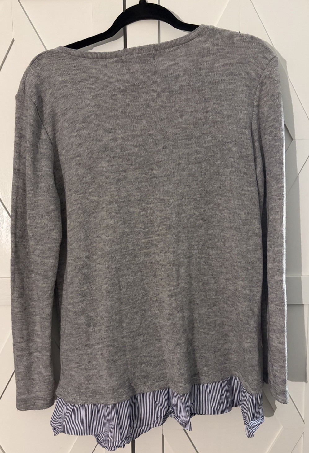 OVI Gray Long Sleeve Knit Top Blue Striped Ruffle Hem Women’s Medium