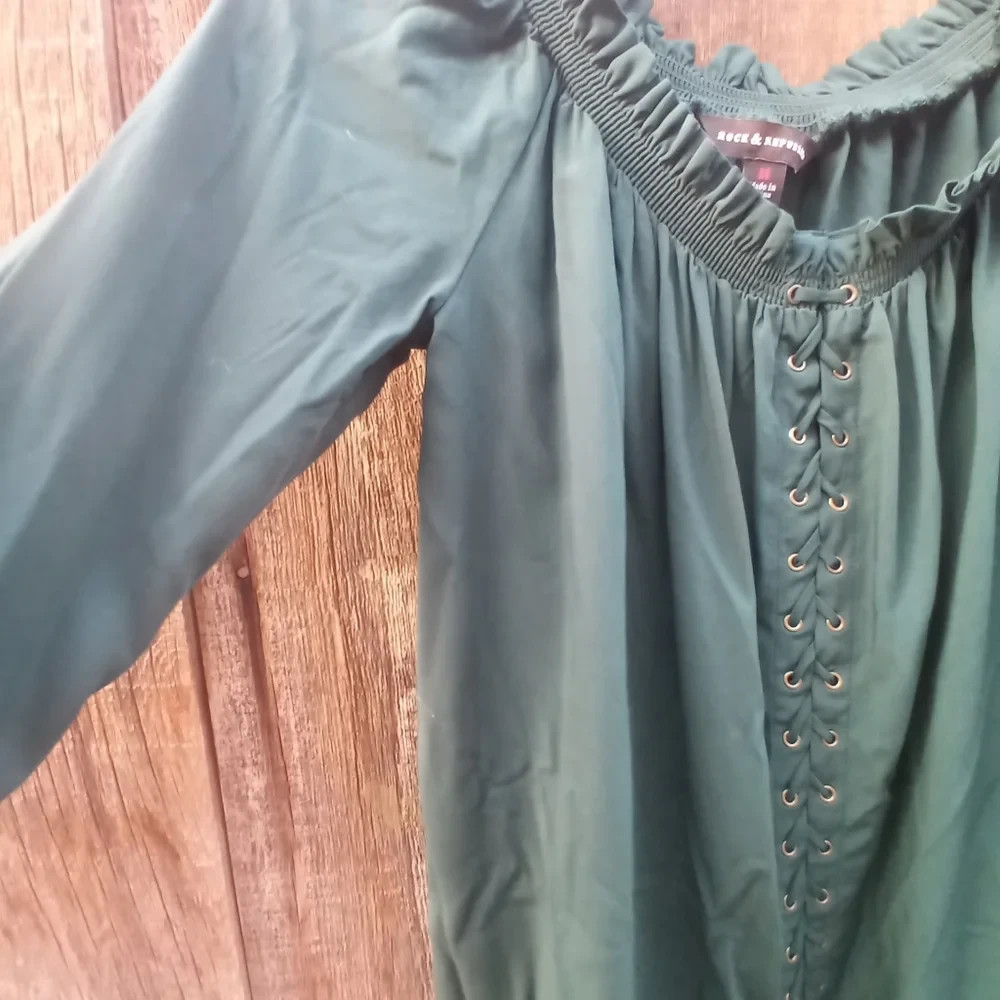 Off the Shoulder Teal Blouse Rock & Republic M Pullon Smocked Ruffled Neck New