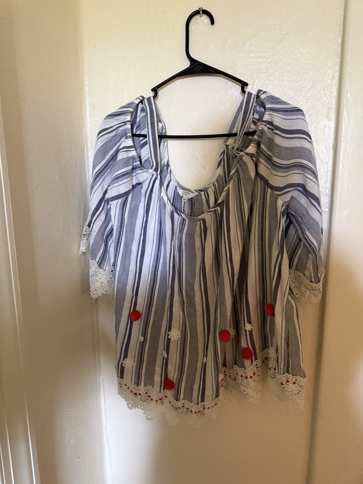 crown and ivy peasant top